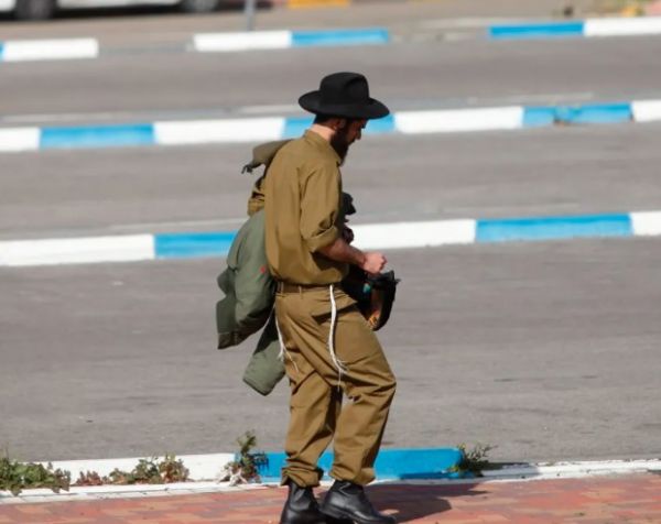 مأزق القوى البشرية في الجيش الإسرائيلي باق رغم تجاوز نتنياهو أزمة تجنيد الحريديم